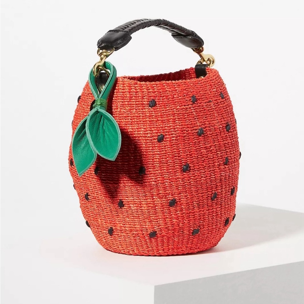 clare v pot de miel- Strawberry